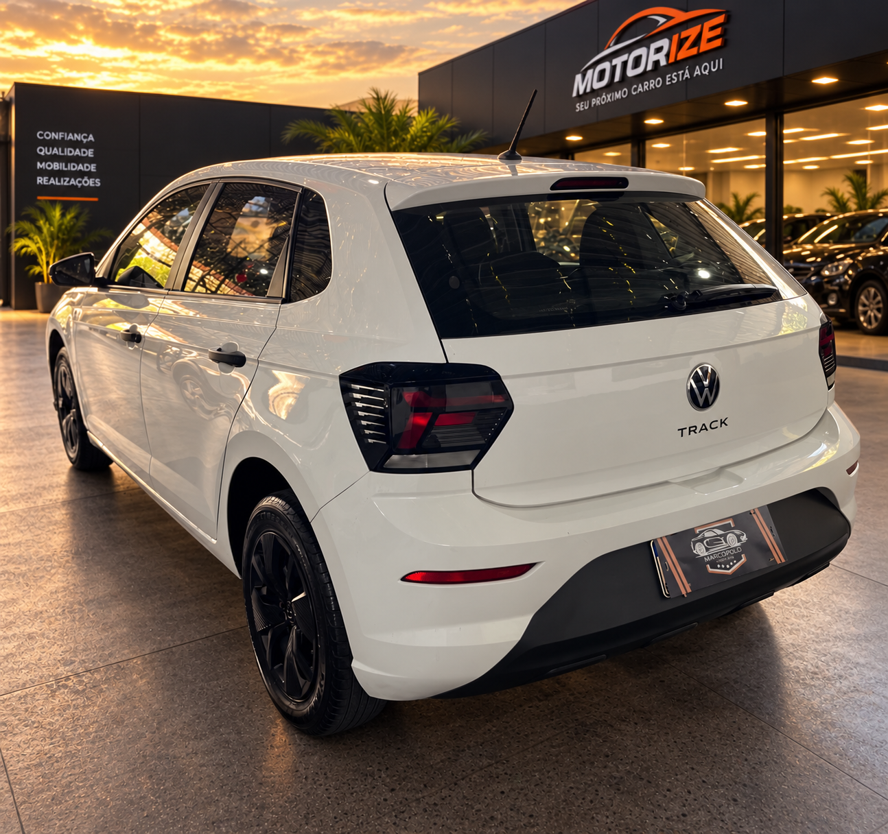 Volkswagen Polo Track 1.0 MPI — traseira em três quartos