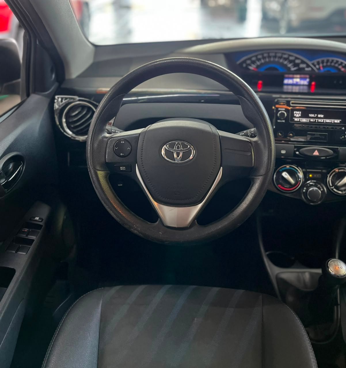 Toyota Etios XS 1.5 Flex 16V — painel