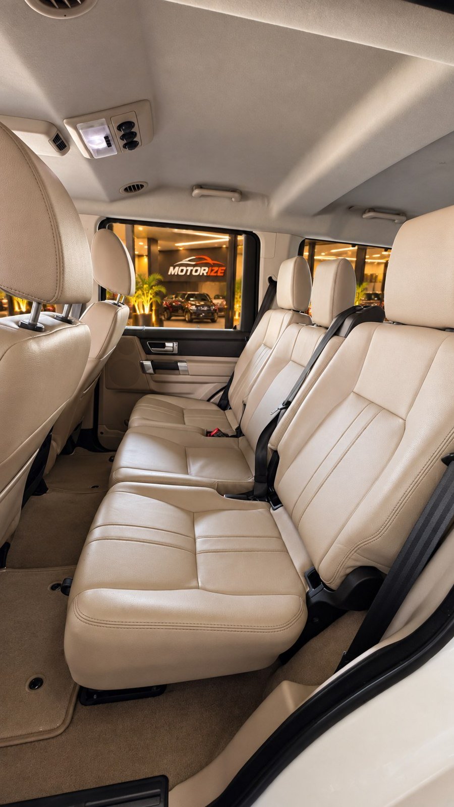 Land Rover Discovery 3.0 S SDV6 Turbo Diesel AT - foto 10