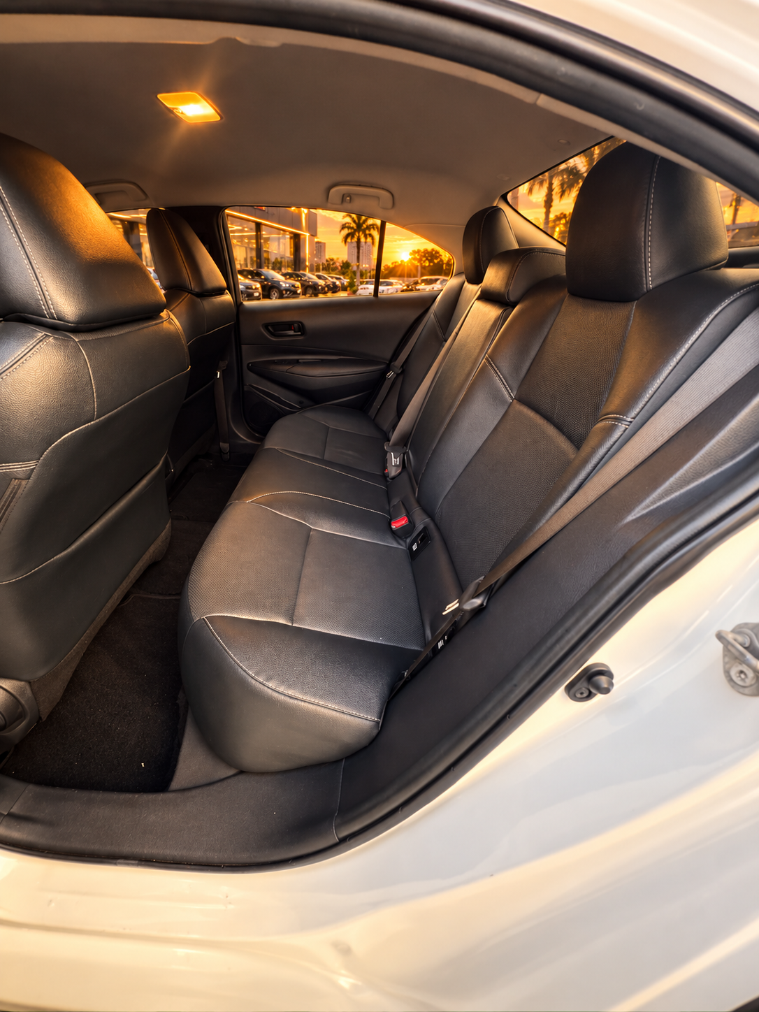 Interior do Toyota Corolla XEi CVT - bancos traseiros